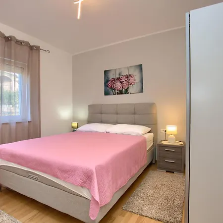 Lenny アパート *