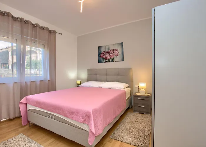 Lenny Διαμέρισμα *