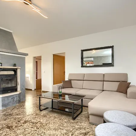 Apartament Lenny Galižana