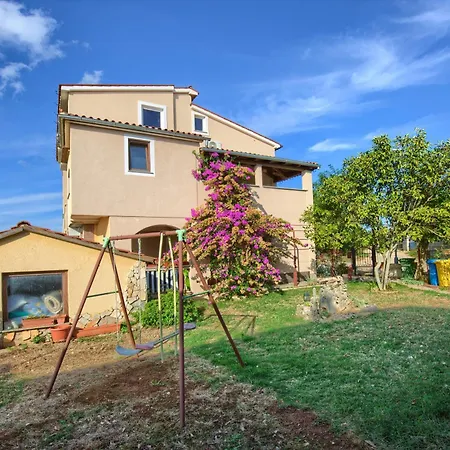 Apartament Lenny Galižana